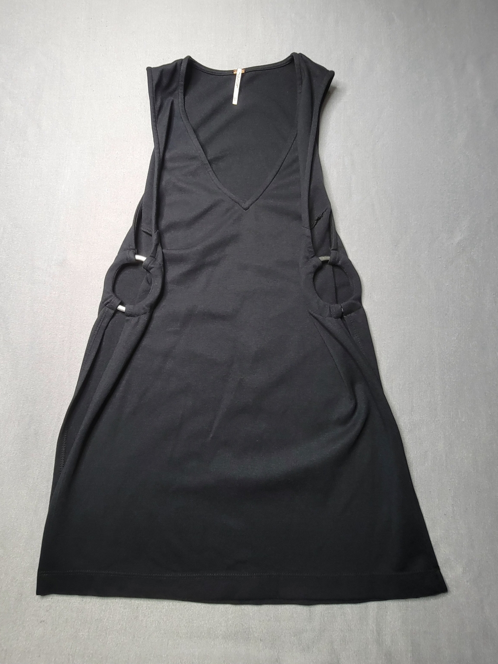 Free People Womens  Black V-Neck Tank Top Blouse with Side Ring Cutouts Size XS